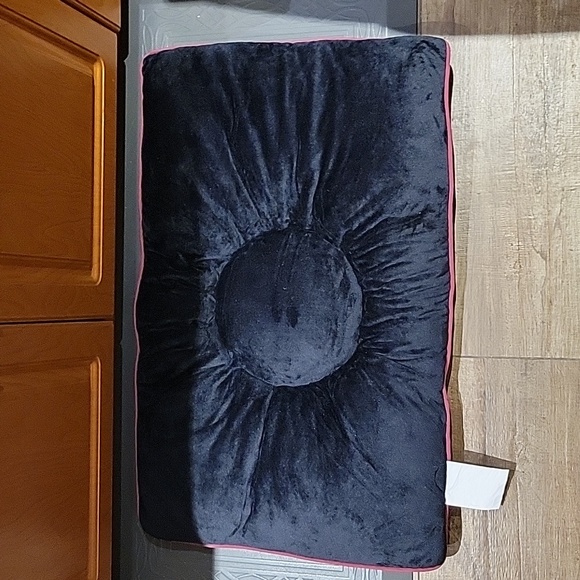 NWT: NBA Officially Licensed Miami Heat Pillow Pet Bed - Picture 3 of 10